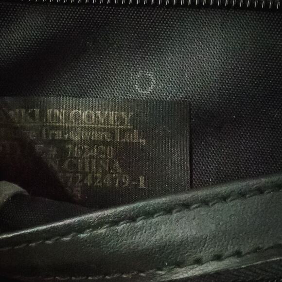 Franklin Covey Black Leather Master Plan 7 Ring Zip Retractable Handle Planner - Picture 6 of 7